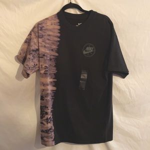 Women’s Nike peace shirt NWT size small